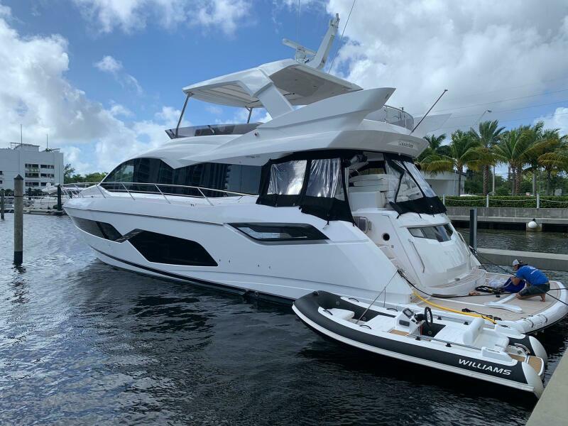 68' 2021 Sunseeker Manhattan