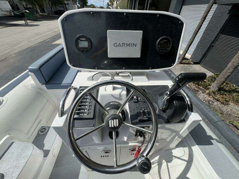 20ft Novurania Yacht For Sale