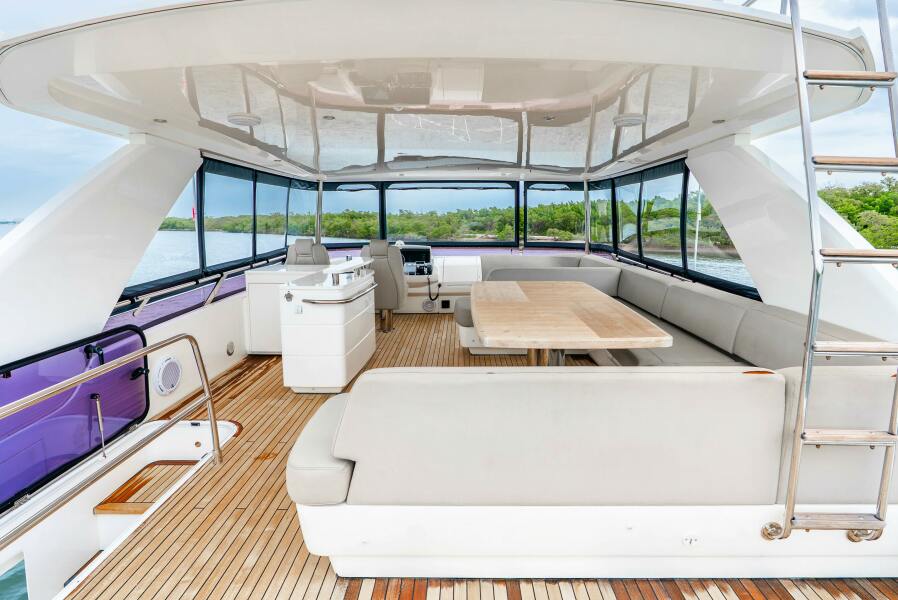 69' 2018 Princess Yachts 