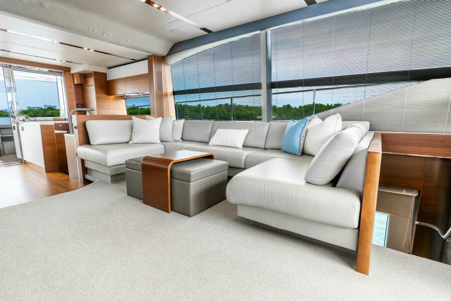 69' 2018 Princess Yachts 
