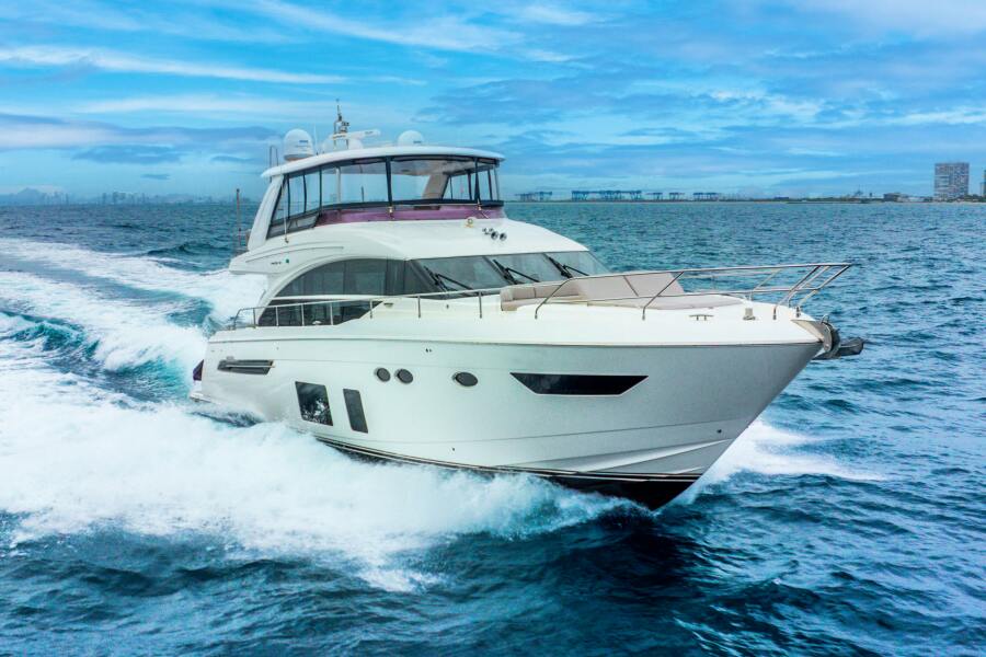 69' 2018 Princess Yachts 