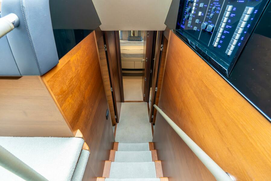 69' 2018 Princess Yachts 