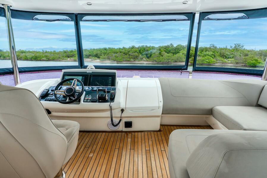 69' 2018 Princess Yachts 