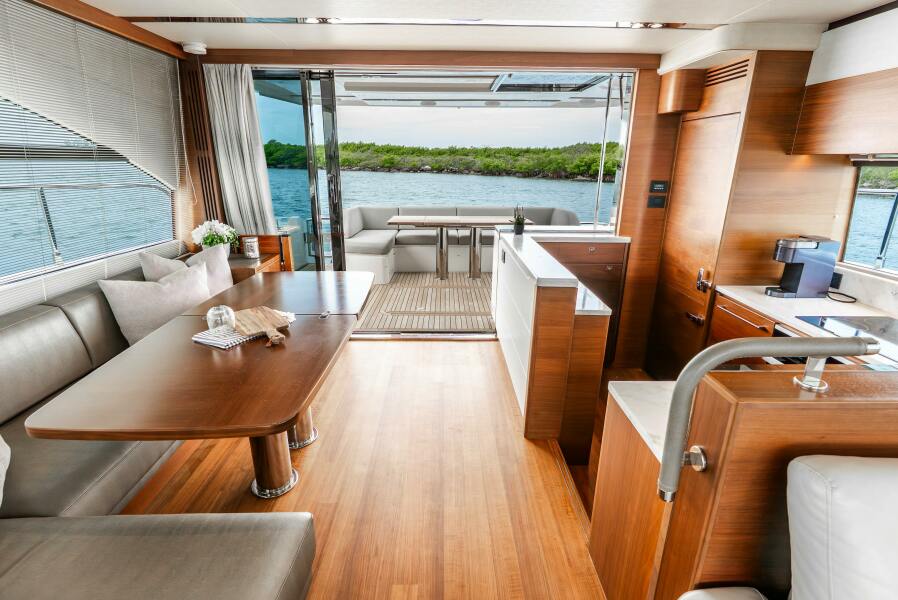 69' 2018 Princess Yachts 