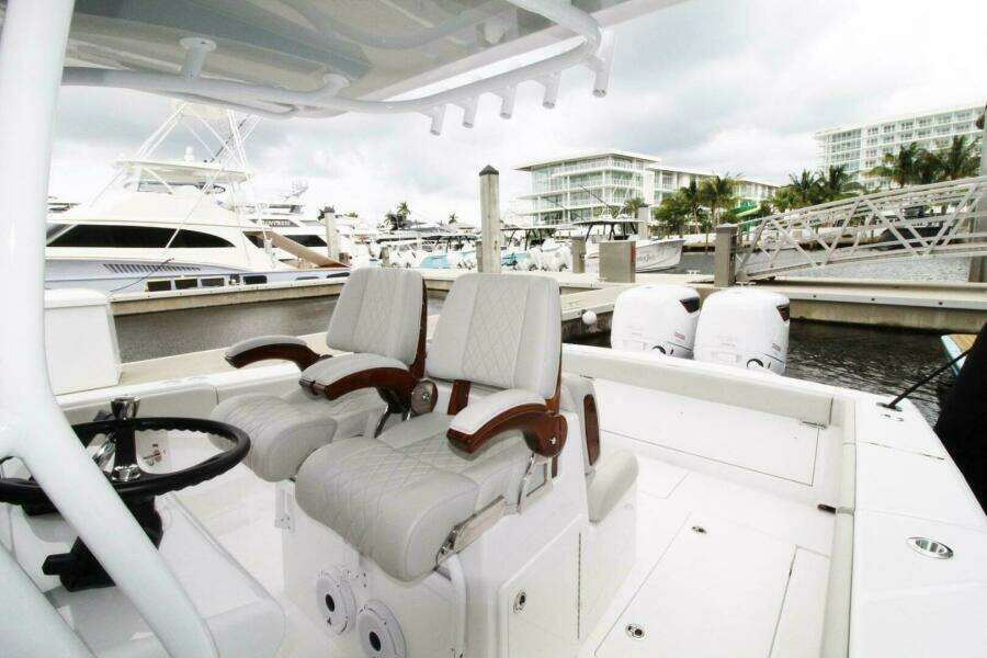 34ft Jupiter Yacht For Sale