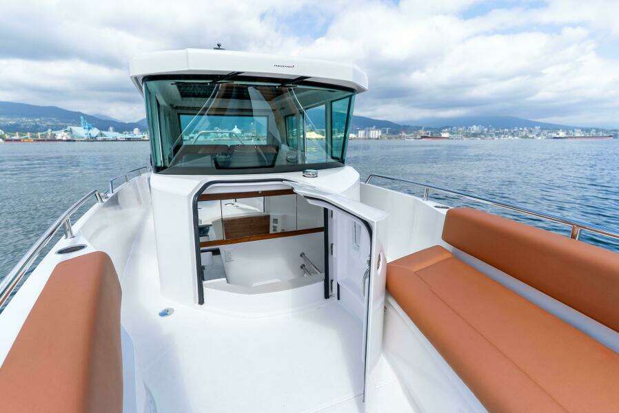 Sapphire 28ft Axopar Yacht For Sale