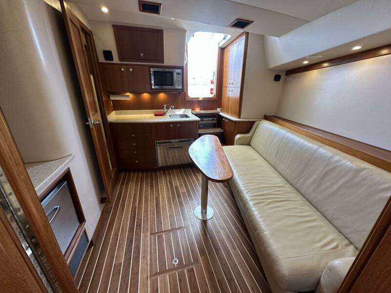 2007 Albemarle 360 Express - SQUID INC.