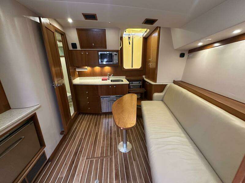 2007 Albemarle 360 Express - SQUID INC.