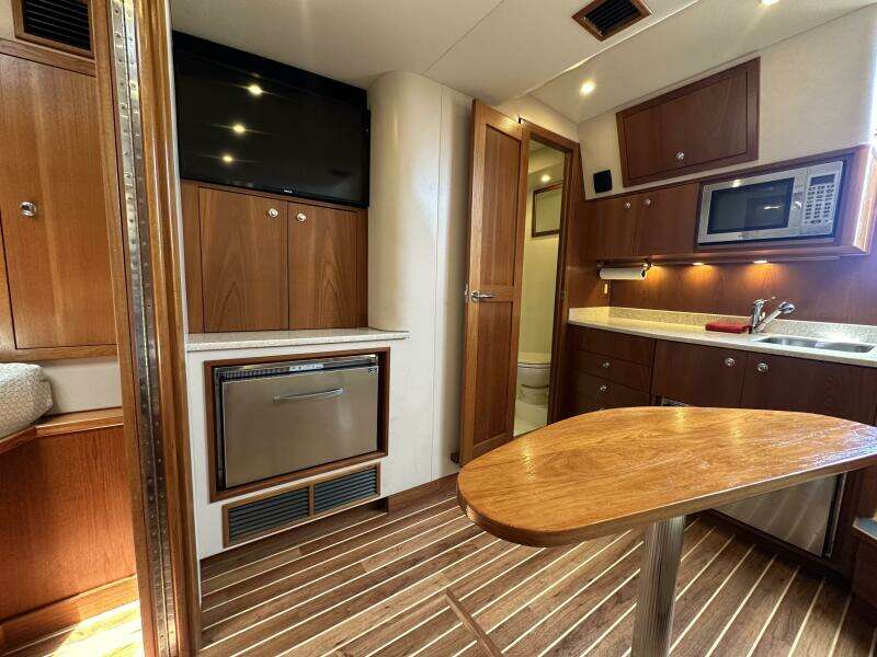 2007 Albemarle 360 Express - SQUID INC.