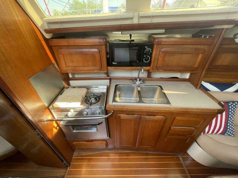 36ft Hunter Yacht For Sale