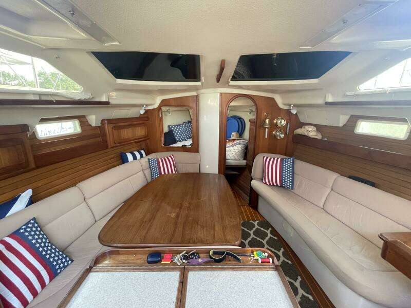 36ft Hunter Yacht For Sale