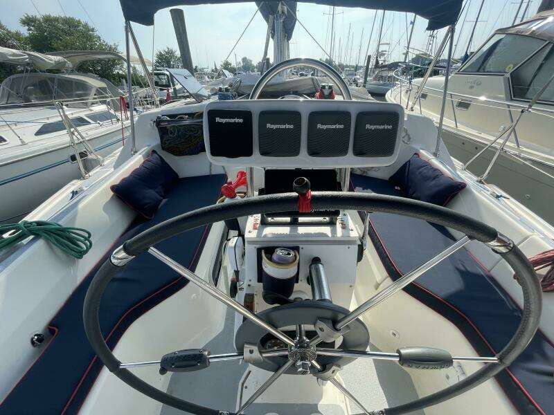36ft Hunter Yacht For Sale