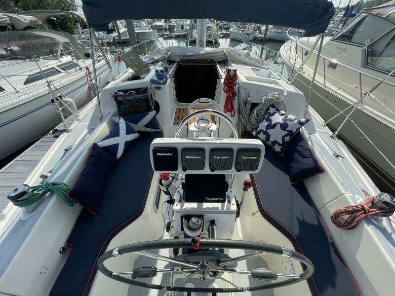 36ft Hunter Yacht For Sale