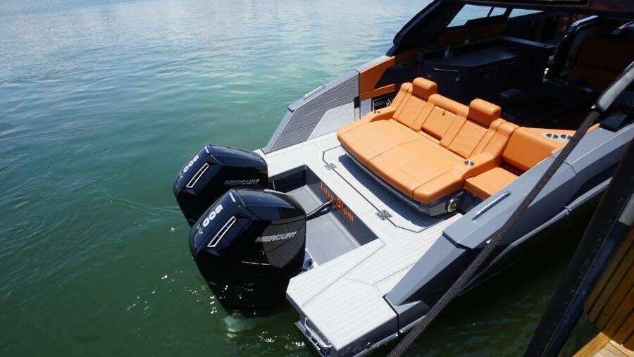 LAZY BLUM 42ft Cruisers Yachts Yacht For Sale