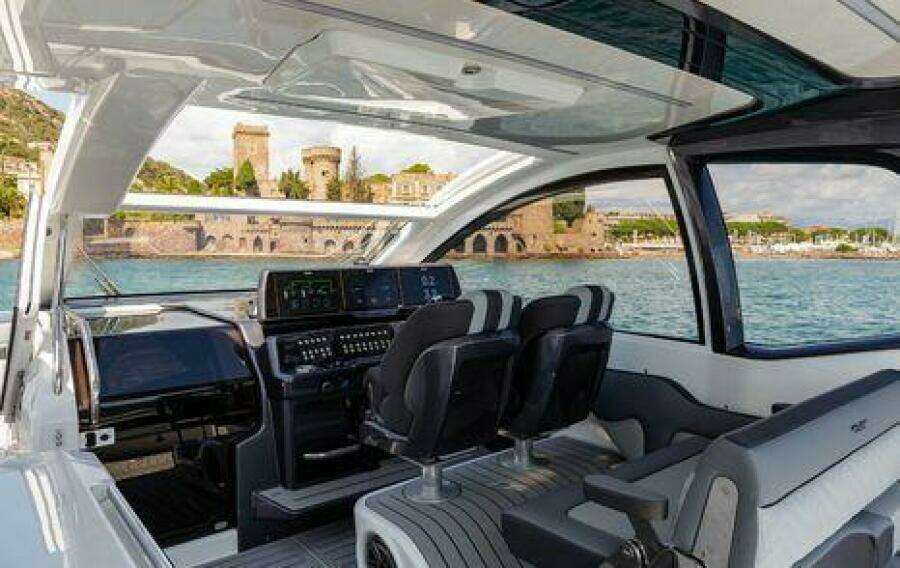 37ft Galeon Yacht For Sale