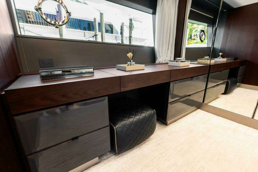 Alter Ego 85ft Ferretti Yachts Yacht For Sale