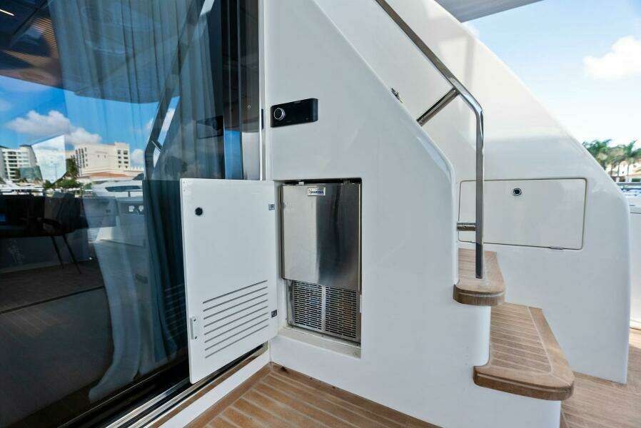 Alter Ego 85ft Ferretti Yachts Yacht For Sale