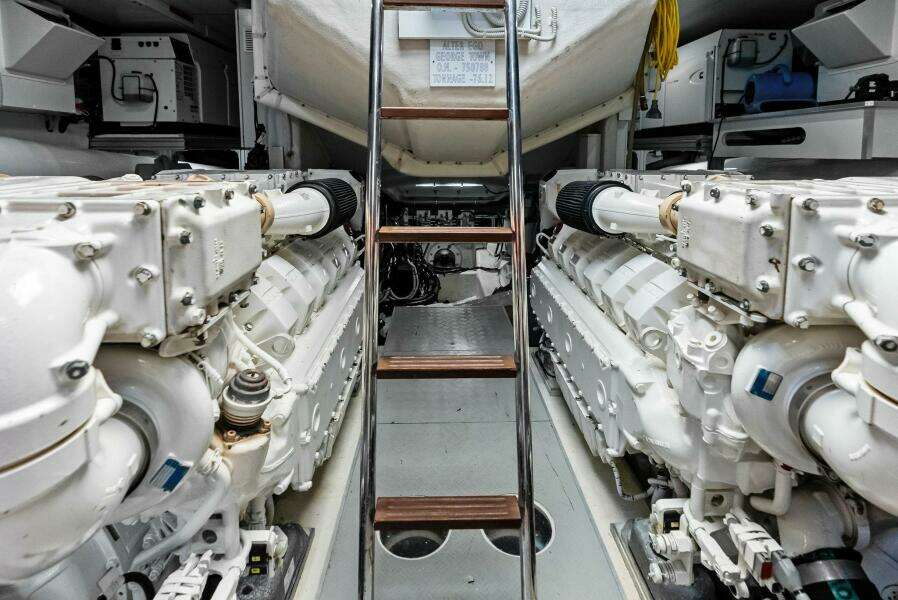 Alter Ego 85ft Ferretti Yachts Yacht For Sale