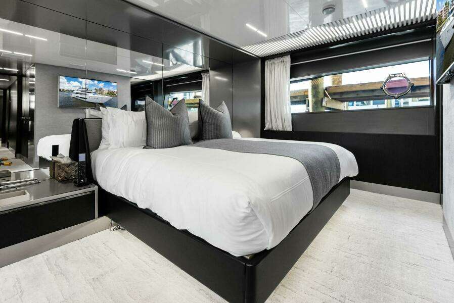 Alter Ego 85ft Ferretti Yachts Yacht For Sale