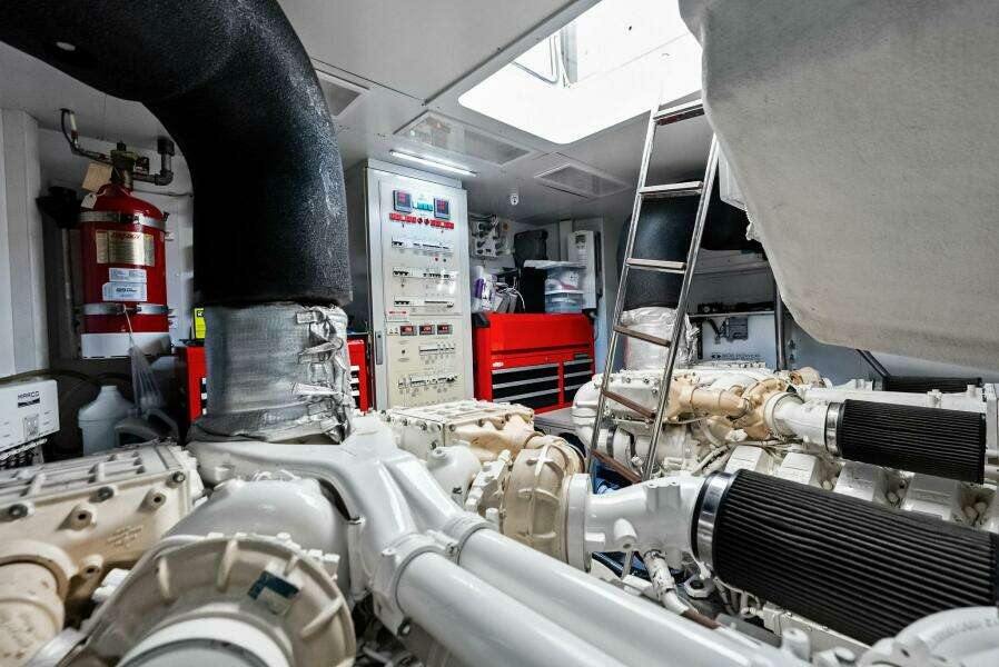 Alter Ego 85ft Ferretti Yachts Yacht For Sale