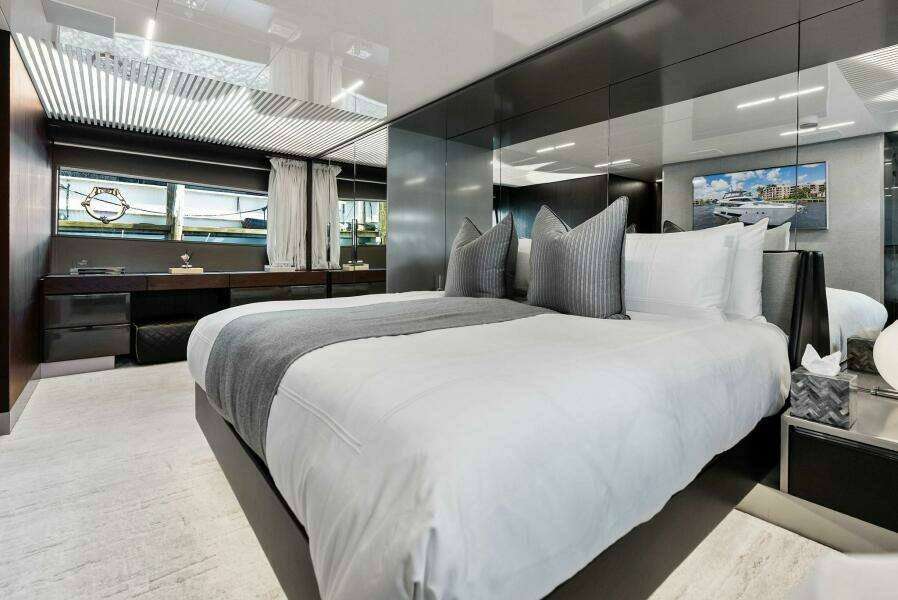 Alter Ego 85ft Ferretti Yachts Yacht For Sale