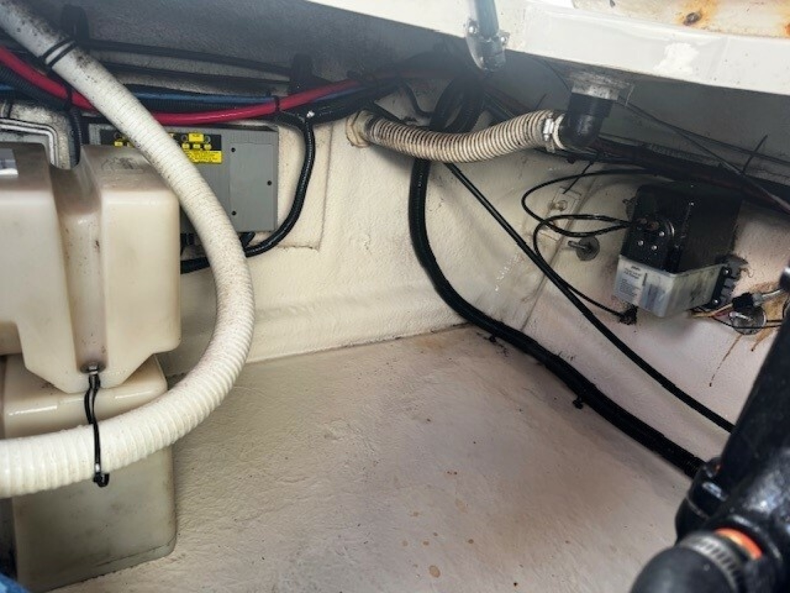 24ft Sea Ray Yacht For Sale