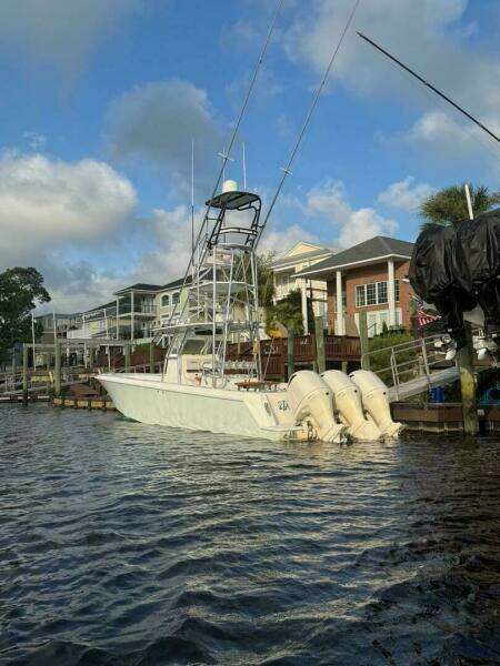 Nauty C Bouys 39ft Contender Yacht For Sale