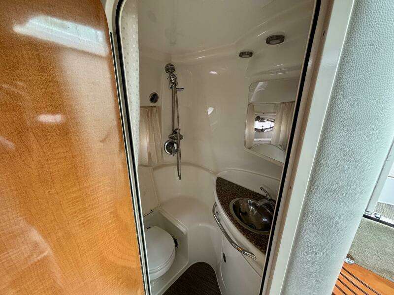 Uncaged  33ft Chaparral Yacht For Sale