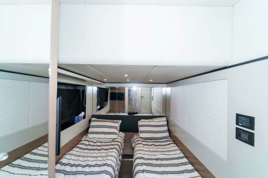 62ft Absolute Yacht For Sale