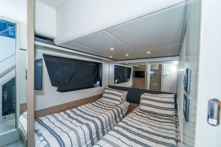 62ft Absolute Yacht For Sale