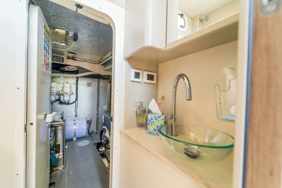 62ft Absolute Yacht For Sale