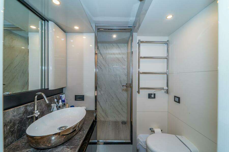 62ft Absolute Yacht For Sale