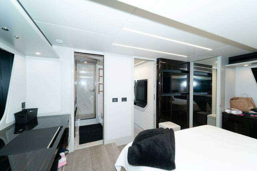 62ft Absolute Yacht For Sale