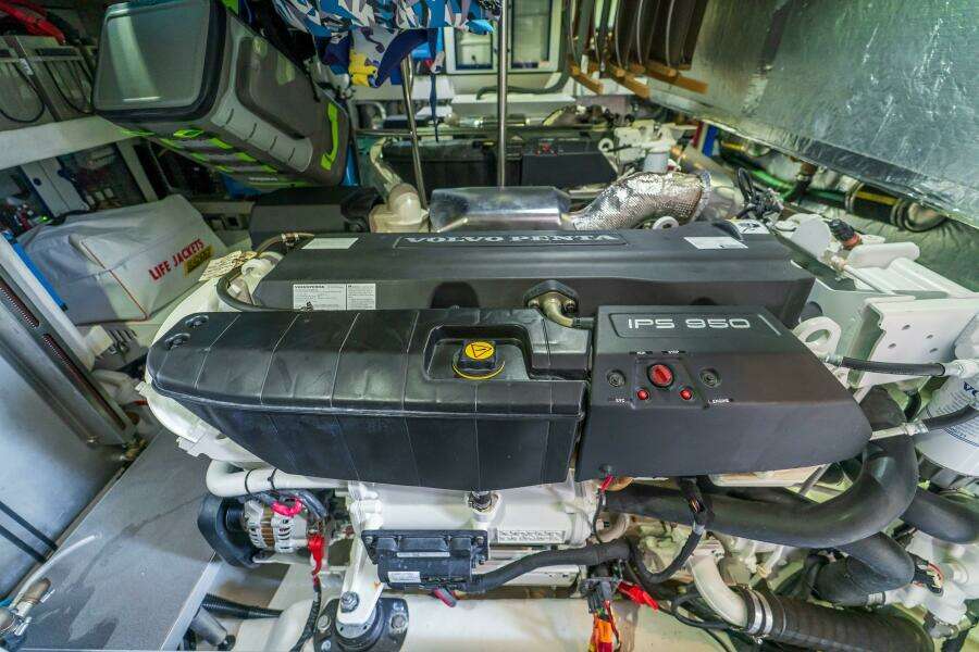 62ft Absolute Yacht For Sale