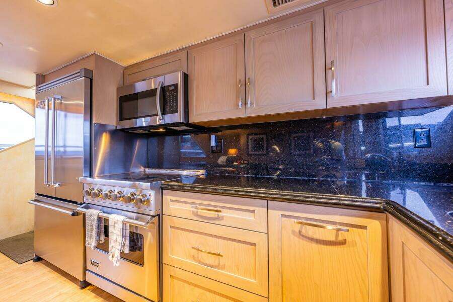 Andiamo 102ft Broward Yacht For Sale