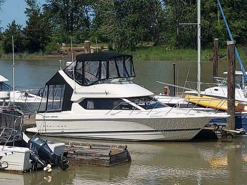 28ft Bayliner Yacht For Sale