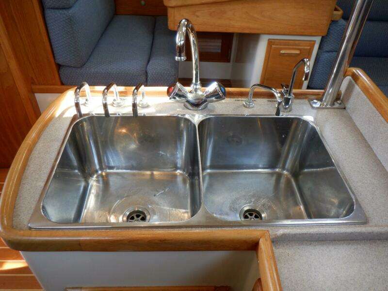 Tapawingo 40ft Pacific Seacraft Yacht For Sale