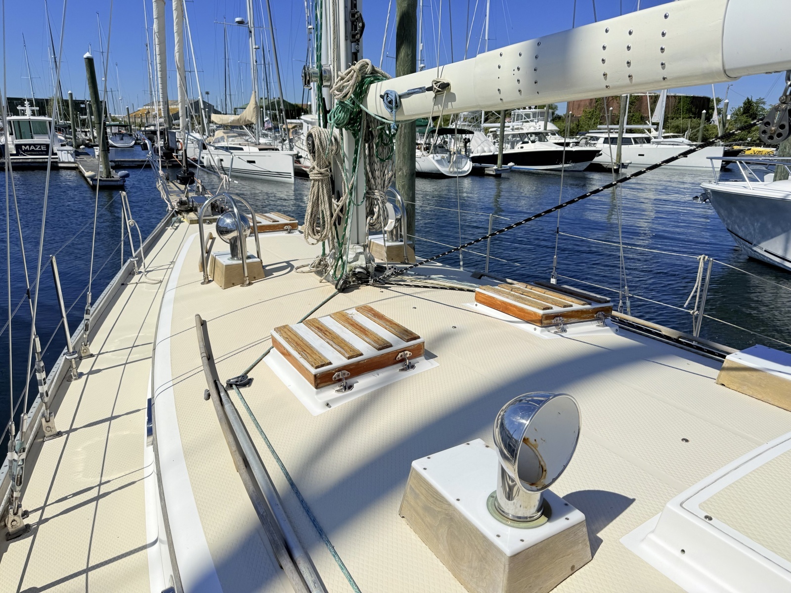 2001 Shannon 43 Cutter