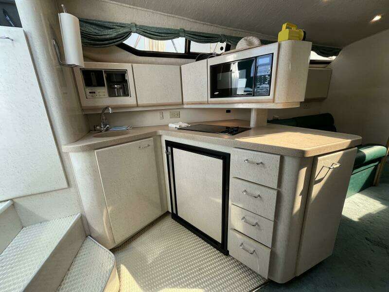 36ft Wellcraft Yacht For Sale