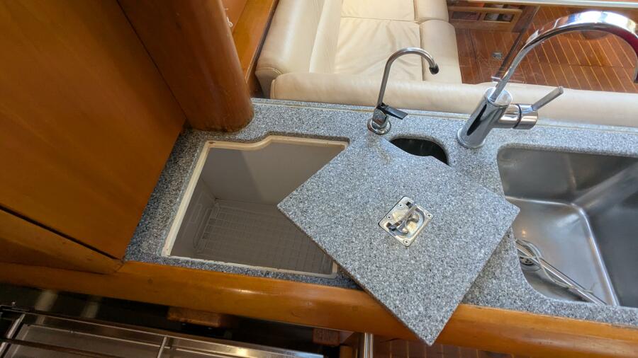 2005 Saga 409