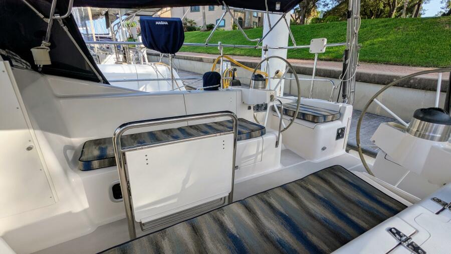 2005 Saga 409