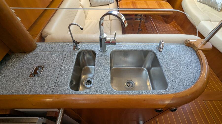 2005 Saga 409