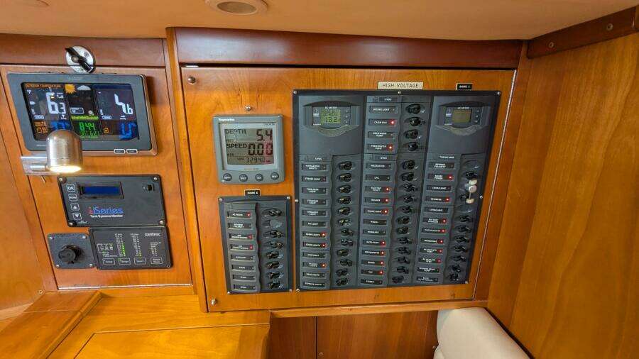 ANSWER 3 40ft Saga Yacht For Sale