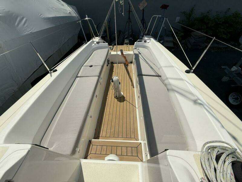 28ft J Boats Yacht For Sale