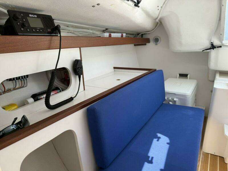 28ft J Boats Yacht For Sale