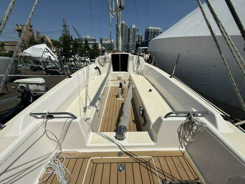 28ft J Boats Yacht For Sale