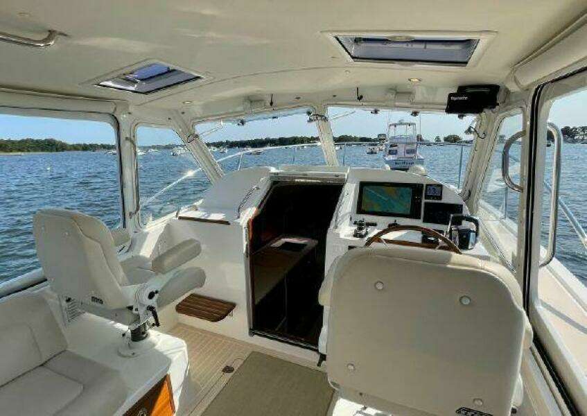37ft MJM Yacht For Sale
