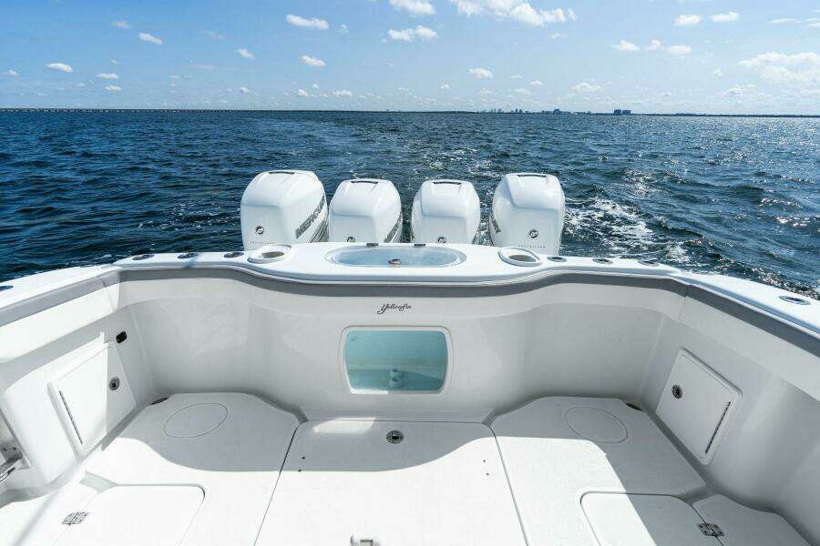 2021 Yellowfin 42 Center Console Fin & Tonic