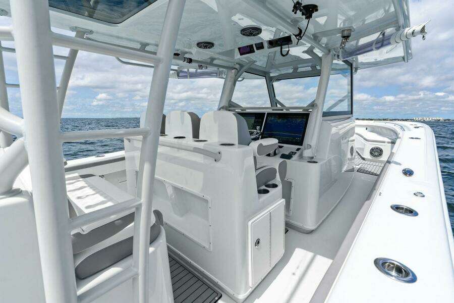 2021 Yellowfin 42 Center Console Fin & Tonic