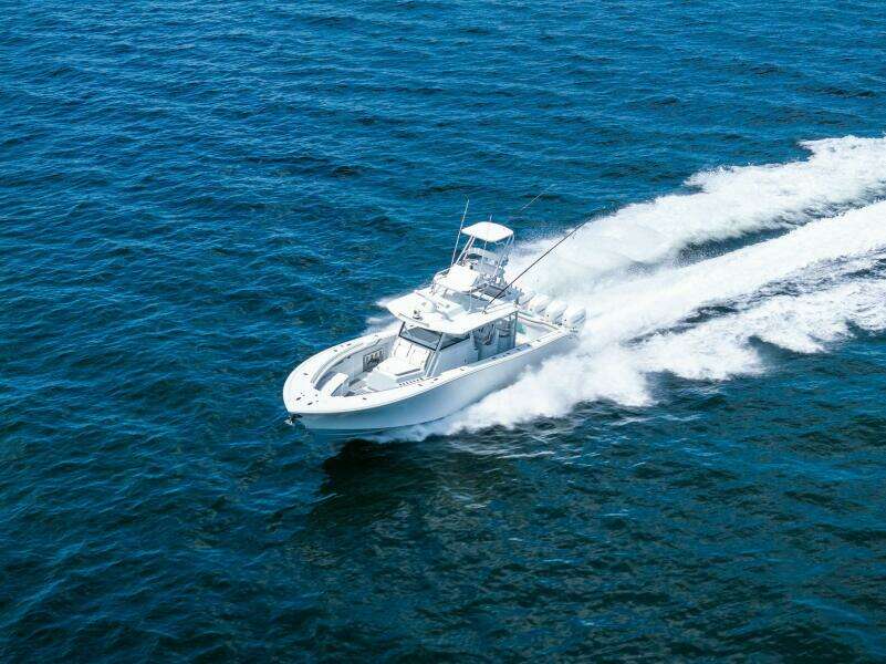 2021 Yellowfin 42 Center Console Fin & Tonic